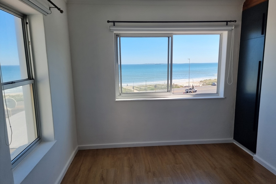 4 Bedroom Property for Sale in Beachfront Western Cape